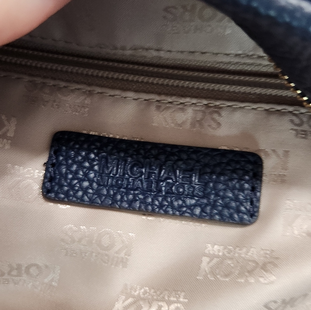 Like New Michael Kors Navy Blue Crossbody Bag Purse - Picture 15 of 15
